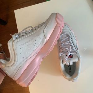COPY - Fila women’s sneaker with pink